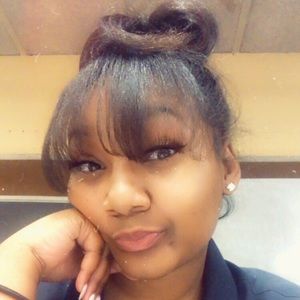 Meet your Posher, Emani